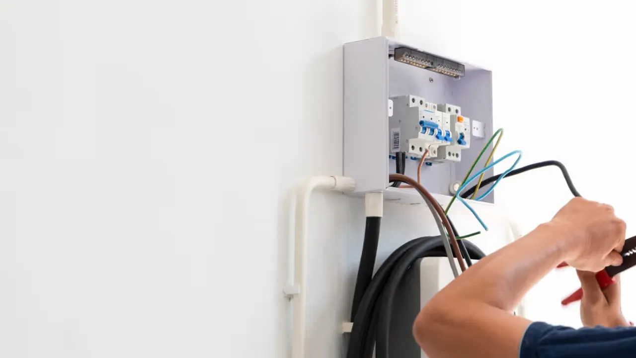 Säkerhet och kreativitet i elarbete